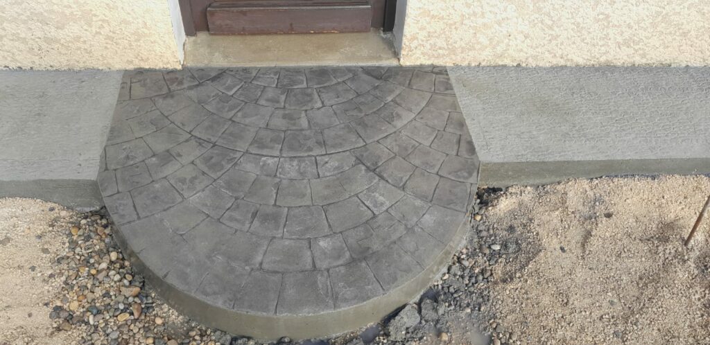 Seuil de porte en béton imprimé imitation pavé Parisien
